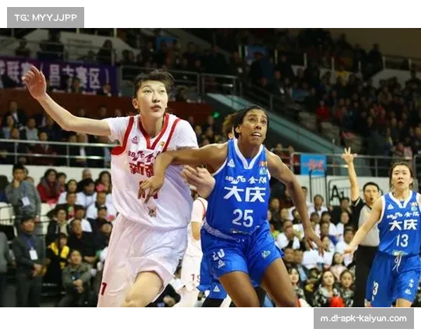 火箭队主场揭幕盛典迎重磅嘉宾 姚明惊喜现身助阵点燃全场